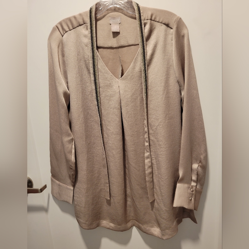NWT Chicos champagne blouse Sz 0( sz 4-6)